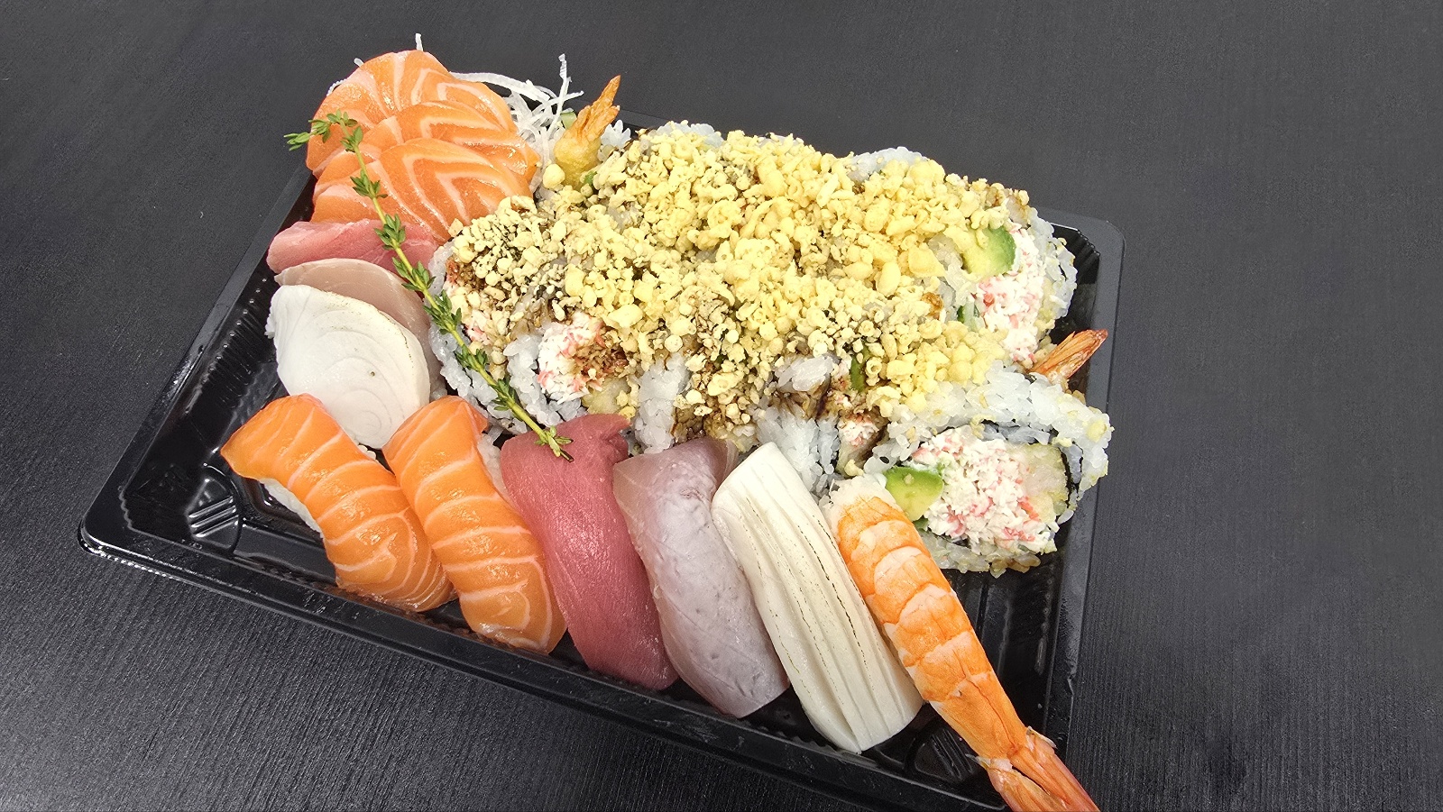 Sashimi Sushi and Roll Set